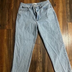 Abercrombie & Fitch light wash Curve Love jeans